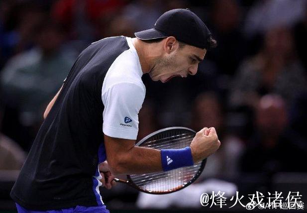 巴黎大师赛正赛首日爆出冷门 西西帕斯恩贝尔晋级